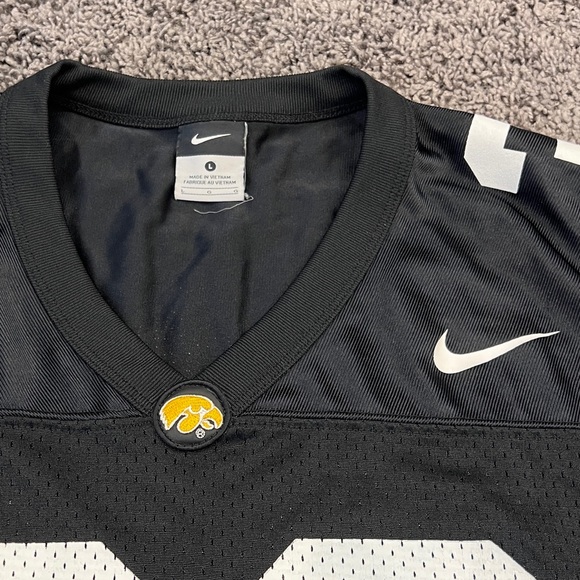 Nike Team Iowa Hawkeyes Football Jersey #32 Size Large Authentic Black Gold NCAA - Picture 4 of 10